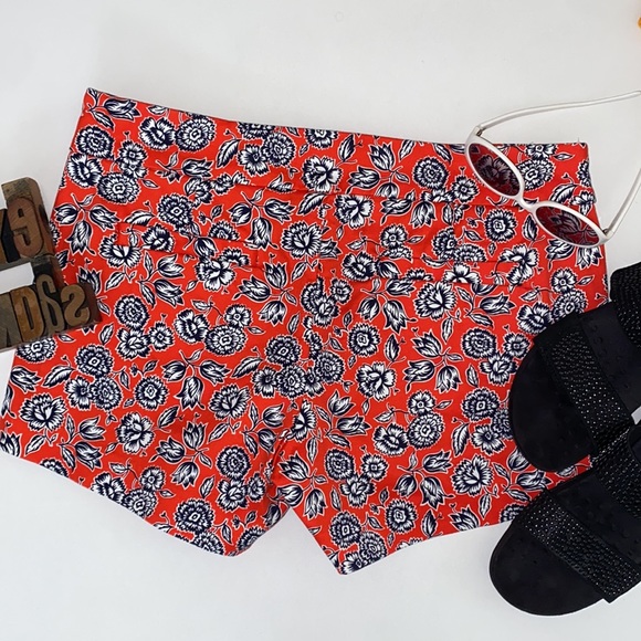 J. CREW Woman’s Stretch Floral Print Shorts - Picture 2 of 8